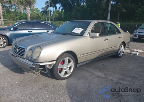 1997 Mercedes-Benz E 420 from USA, damaged, VIN WDBJF72F8VA519603